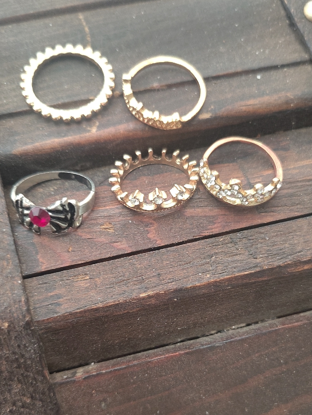 Women’s Set of Rose Gold and Silver Decorative Rings with Pink Gemstone